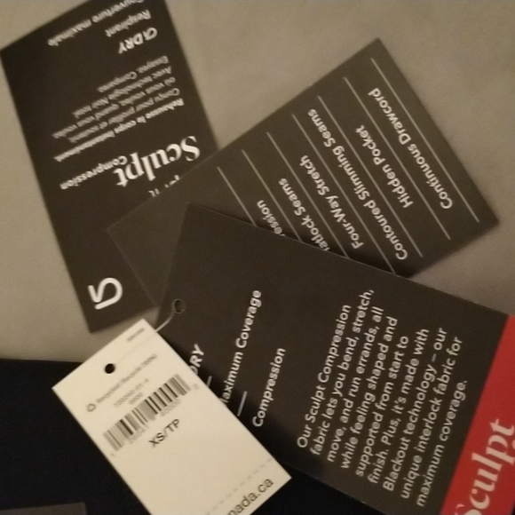 ❣️Amazing Black Gapfit Sculpt Compression Sprint Capris NWT XS - Picture 3 of 4